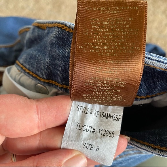 Kut from the Kloth Diana Skinny Jeans Medium Wash: 6 - Picture 8 of 12